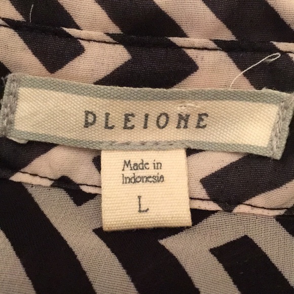 Sheer Chiffon Top - Picture 3 of 5